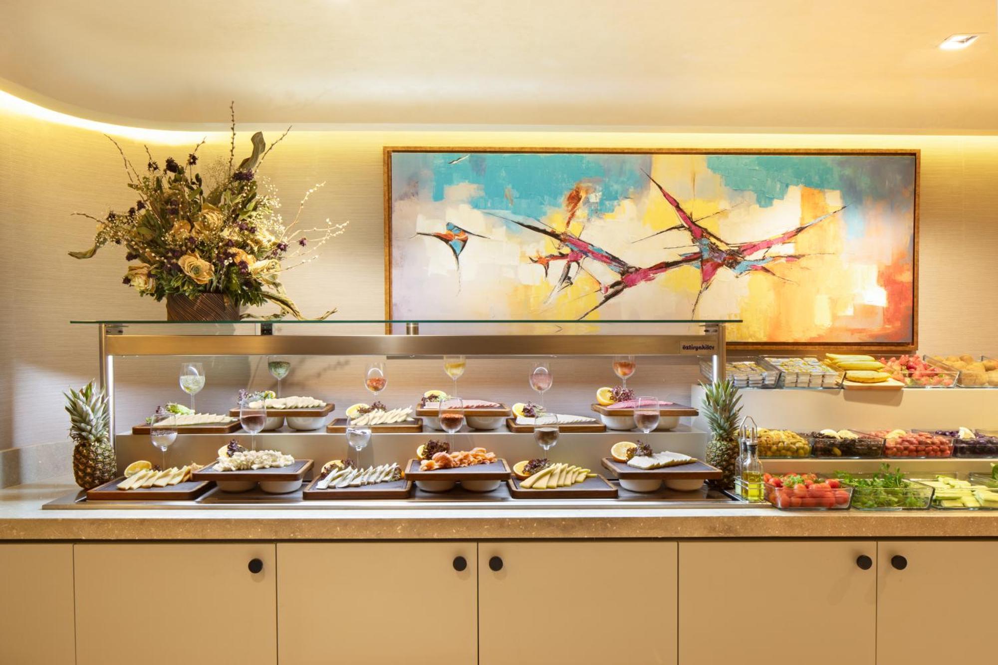 Bentley Hotel Old City-Special Class Istambul Exterior foto A buffet at a hotel