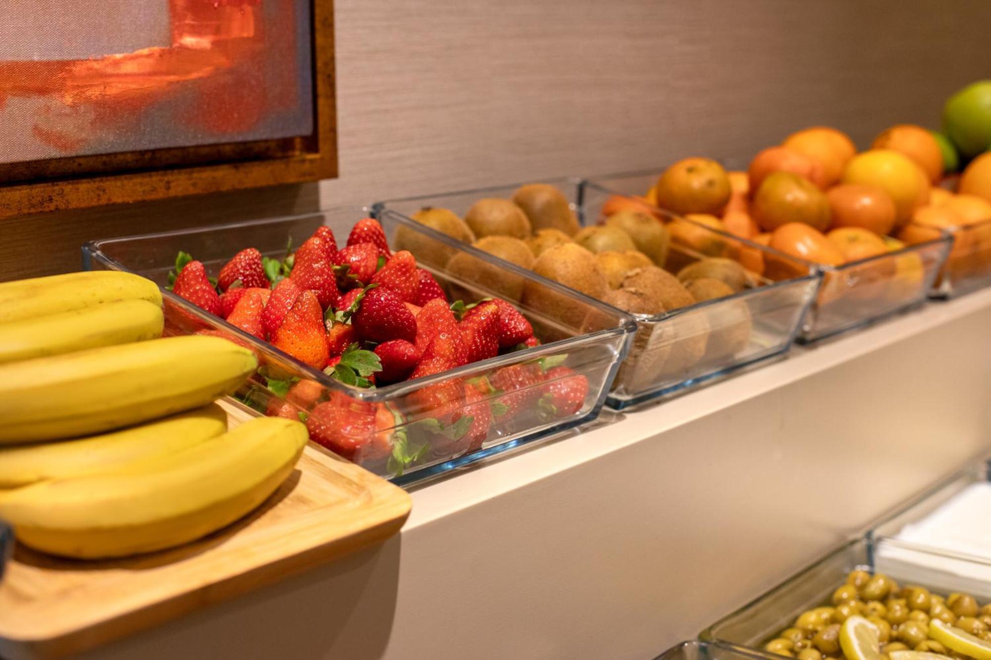 Bentley Hotel Old City-Special Class Istambul Exterior foto Fruit at a buffet