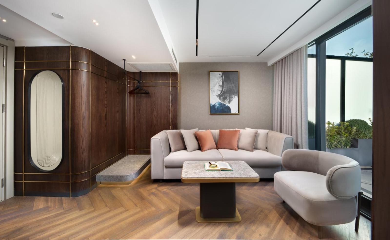 Bentley Hotel Old City-Special Class Istambul Exterior foto The living room of a three-bedroom apartment at The Park